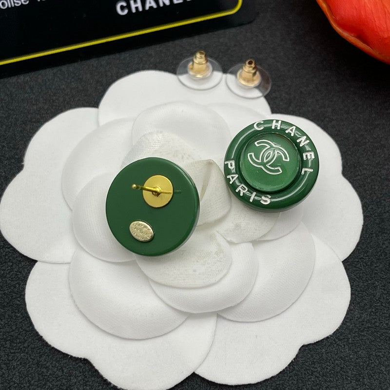 Chanel Green Round Earrings - 18K Yellow Gold