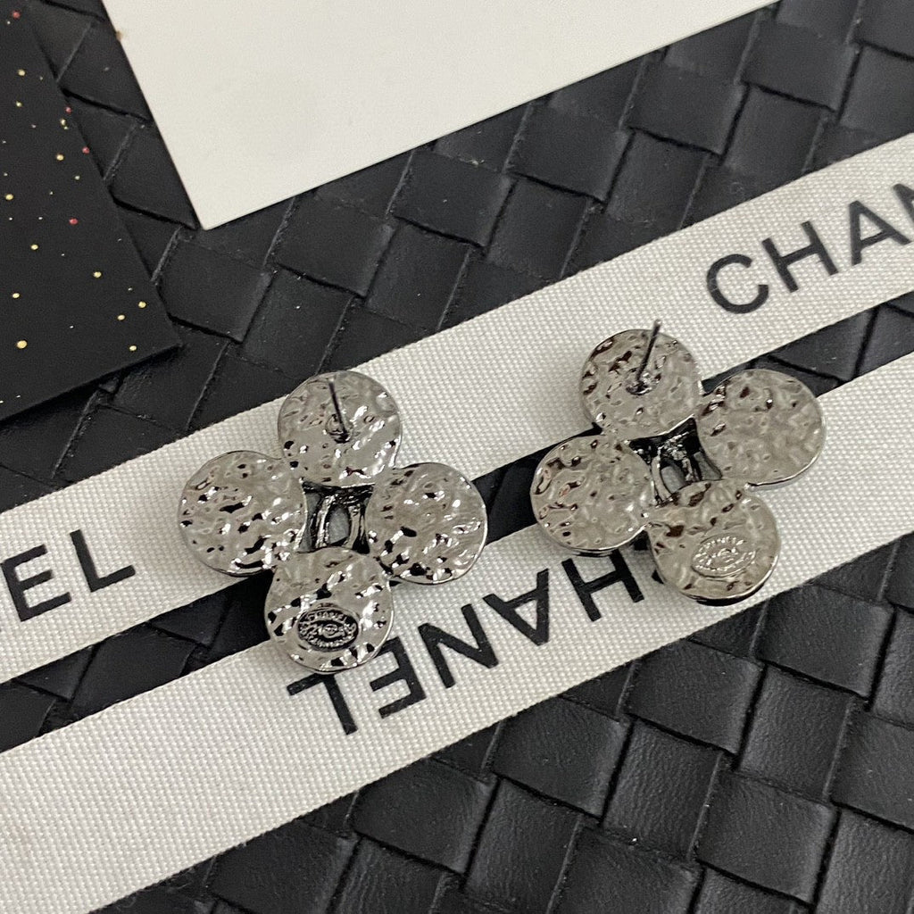 Chanel Flower Crystal Earrings - 18K White Gold