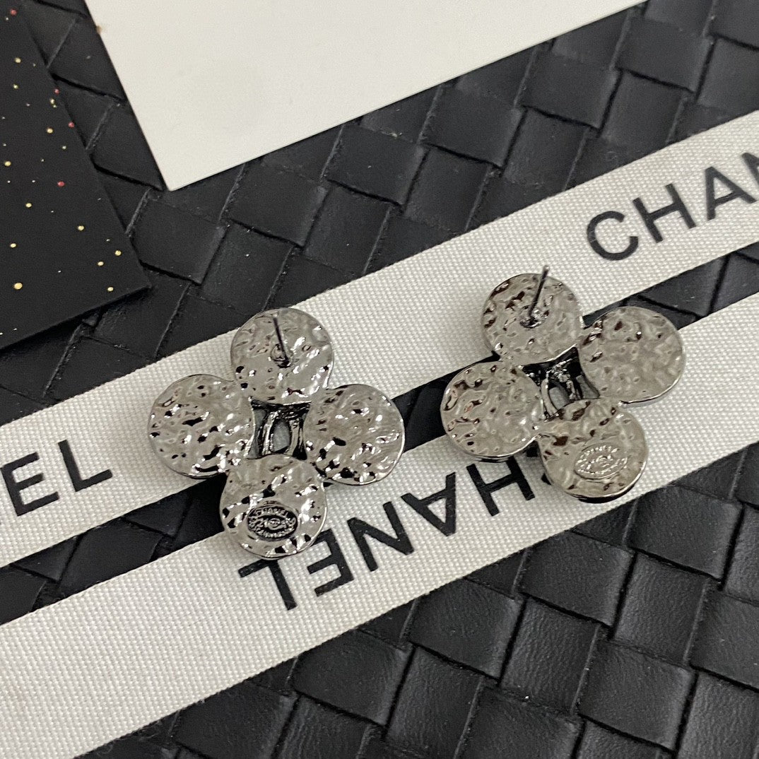 Chanel Flower Crystal Earrings - 18K White Gold