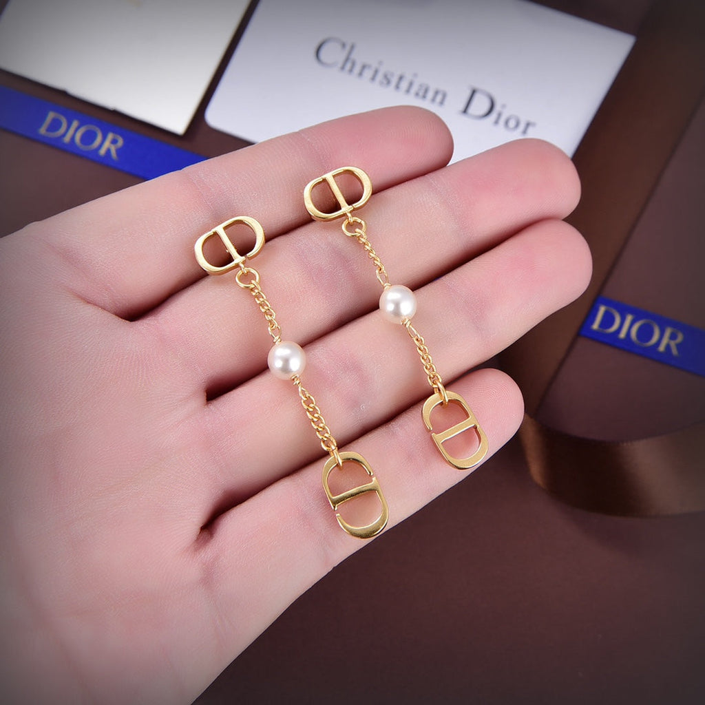 Dior 30 Montaigne Earrings