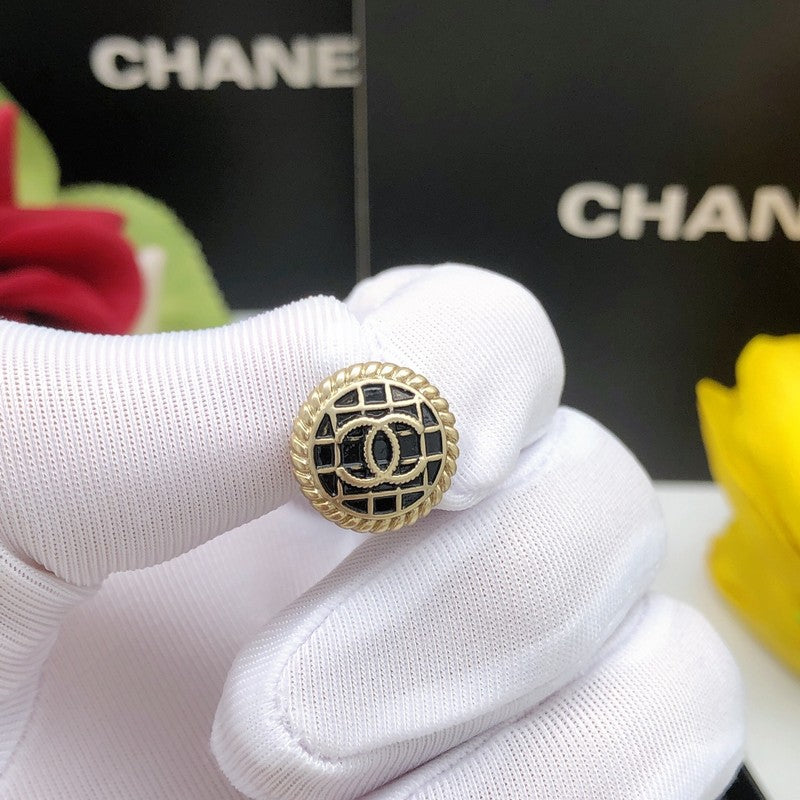 Chanel Black & Gold Round Earrings - 18K Yellow Gold