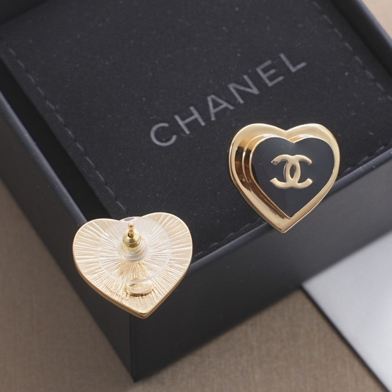 Chanel Black & Red Heart Earrings - 1.75 cm Height - 18K Yellow Gold