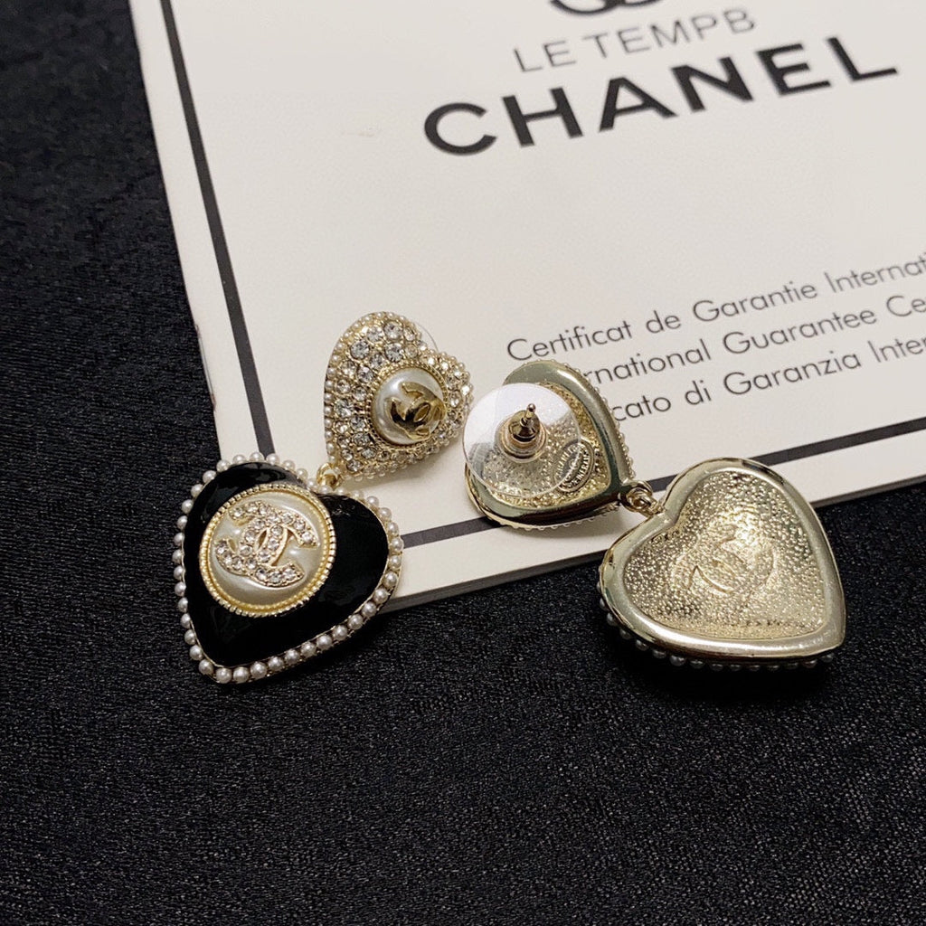 Chanel Black Heart Earrings - 18K Yellow Gold