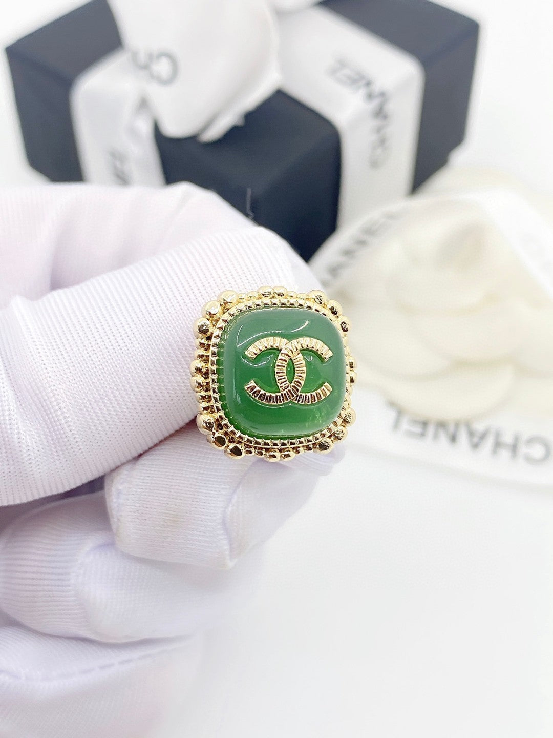 Chanel Green Square Earrings - 18K Yellow Gold