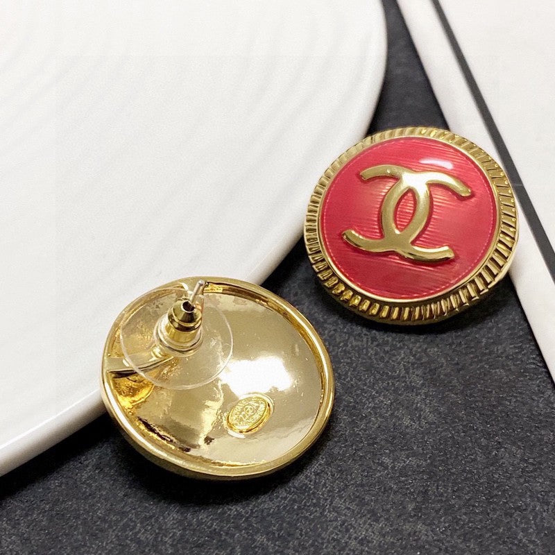 Chanel Pink Round Earrings - 18K Yellow Gold