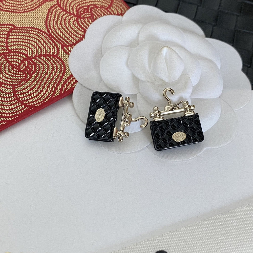 Chanel Classic Bag Pendant Earrings - 18K Yellow Gold