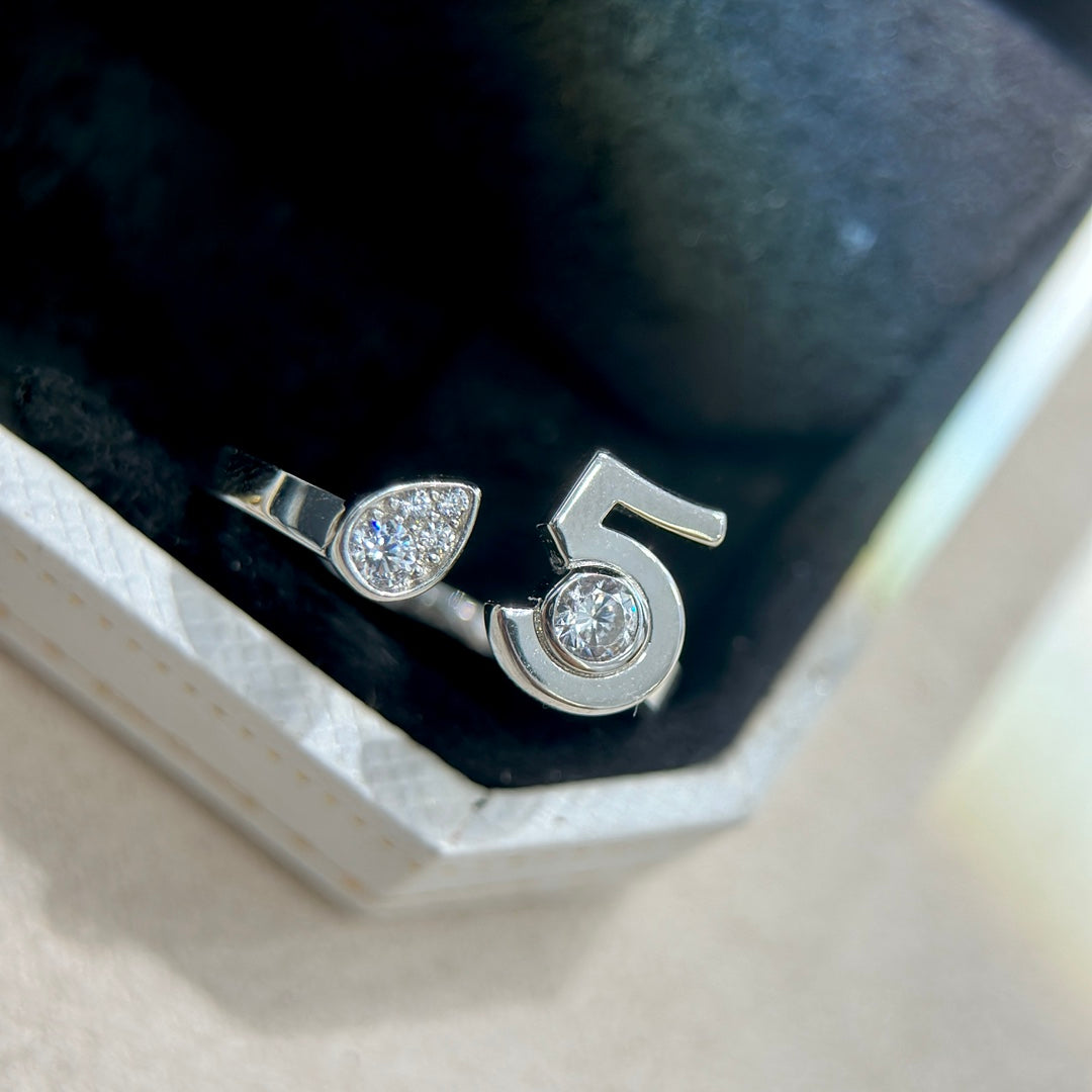Chanel No.5 Ring - 18K Gold