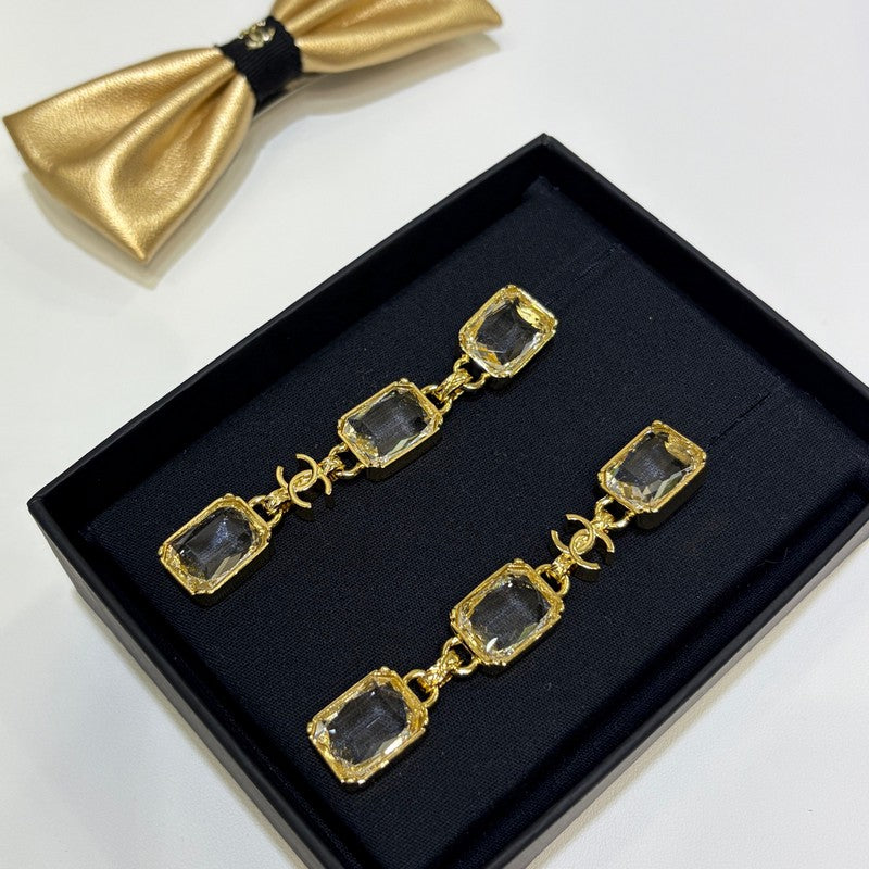 Chanel 26P Crystal Earrings - 18K Yellow Gold