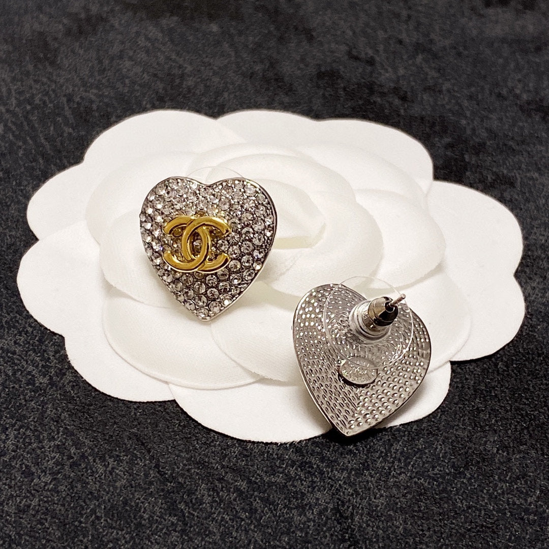 Chanel Heart Diamond Earrings - 18K Yellow Gold