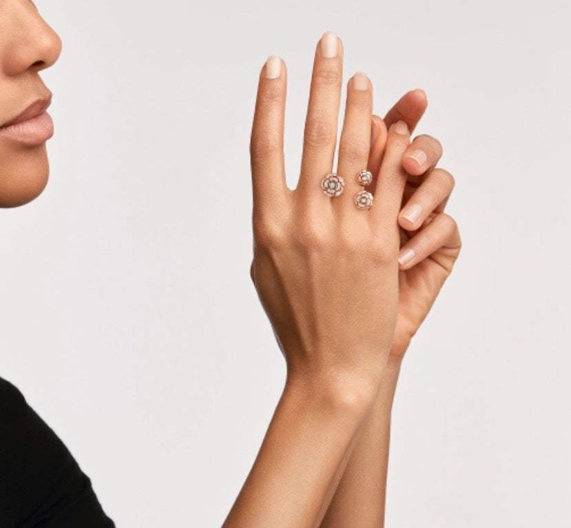Chanel Extrait De Camelia Ring - 18K Gold