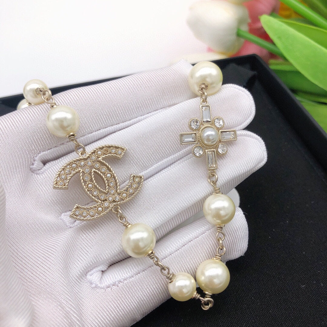 Chanel Flower Pearls Chain Necklace