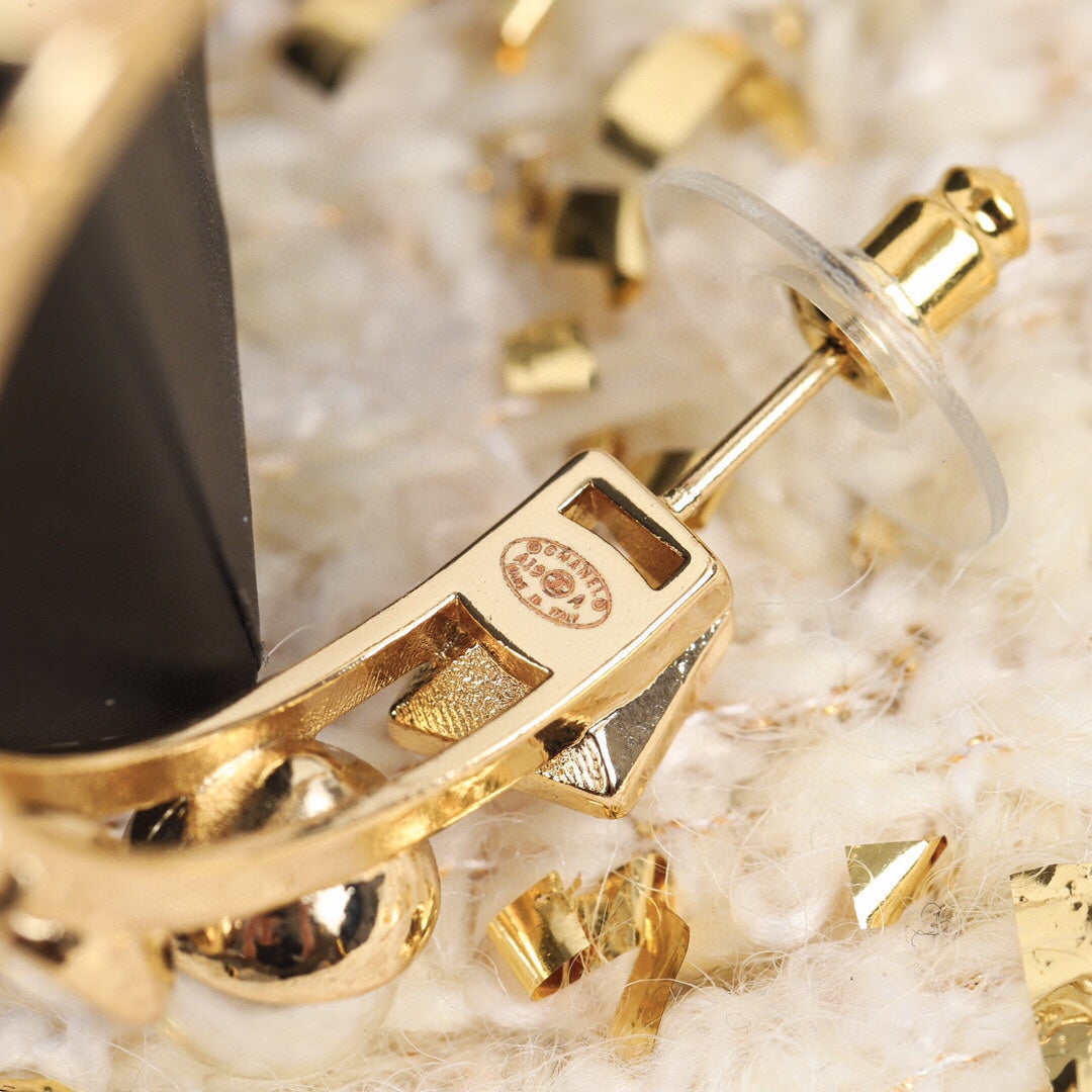 Chanel Pearl Crystal Earrings - 18K Yellow Gold