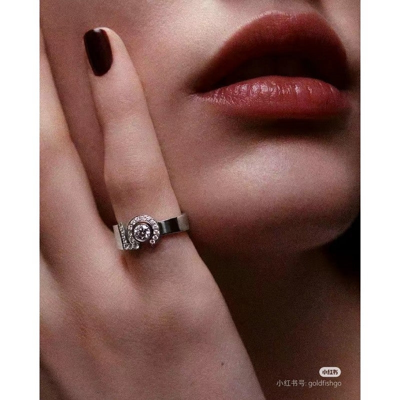 Chanel No.5 Diamond Ring - 18K Gold
