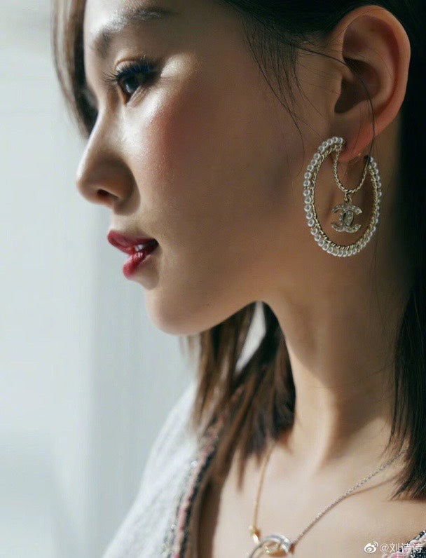 Chanel Circle Earrings - 18K Yellow Gold