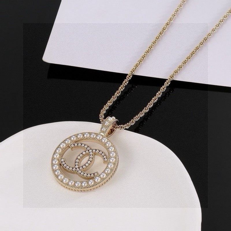 Chanel Pearl Round Gold Necklace