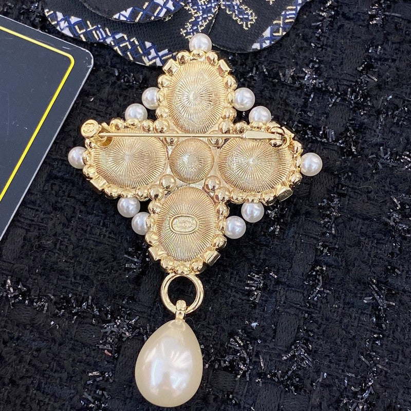 Chanel Pearl Pendant Gold Brooch