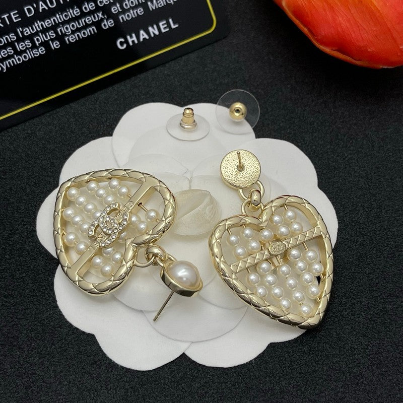 Chanel Gold Heart Pearl Earrings - 18K Yellow Gold