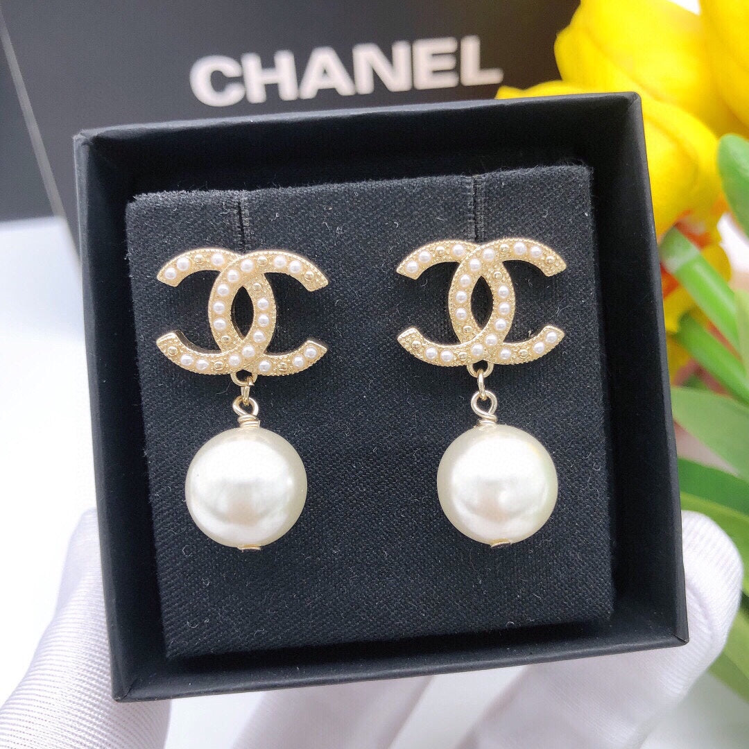 Chanel Pearl Drop Earrings - 18K Yellow Gold