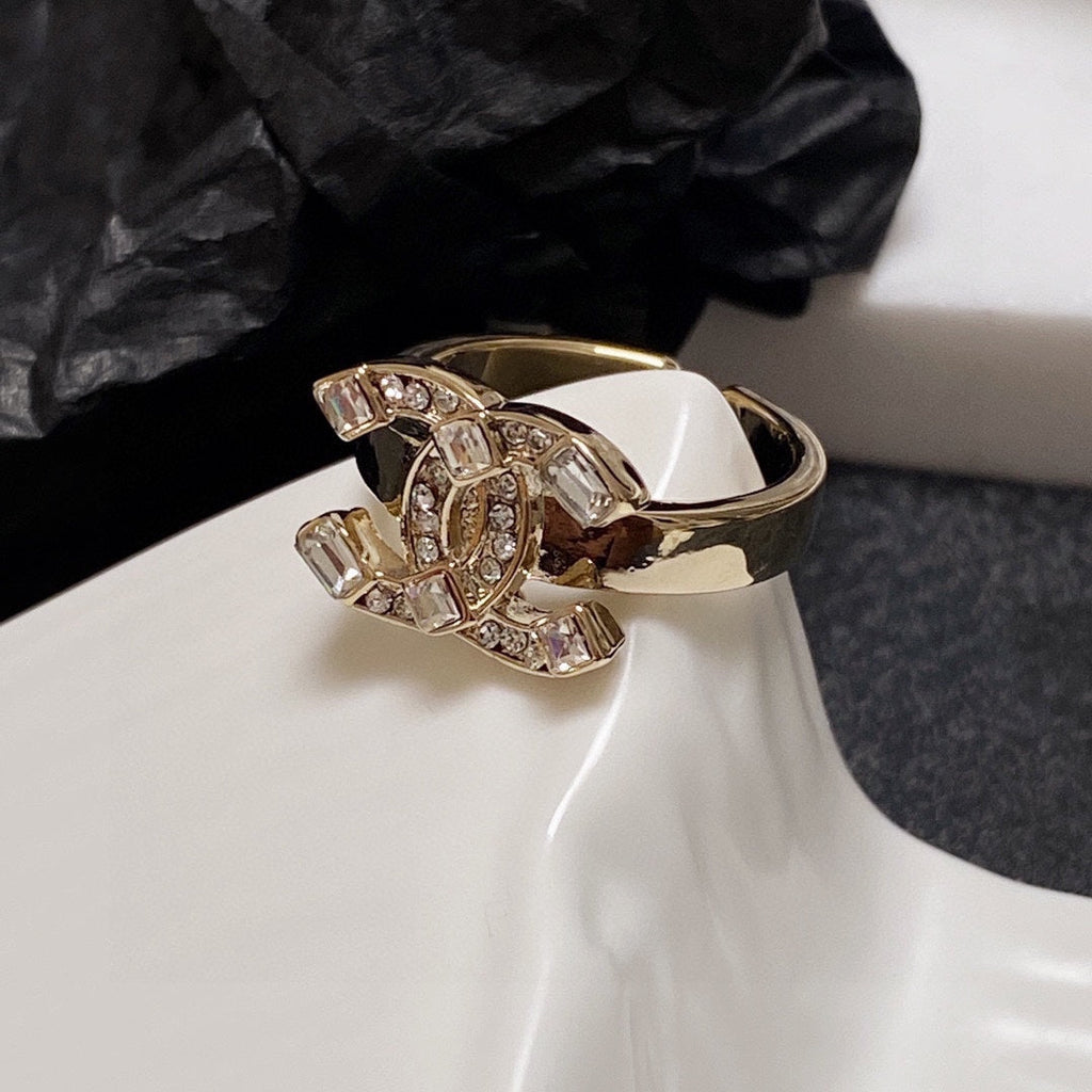 Chanel Crystal Ring - 18K Yellow Gold