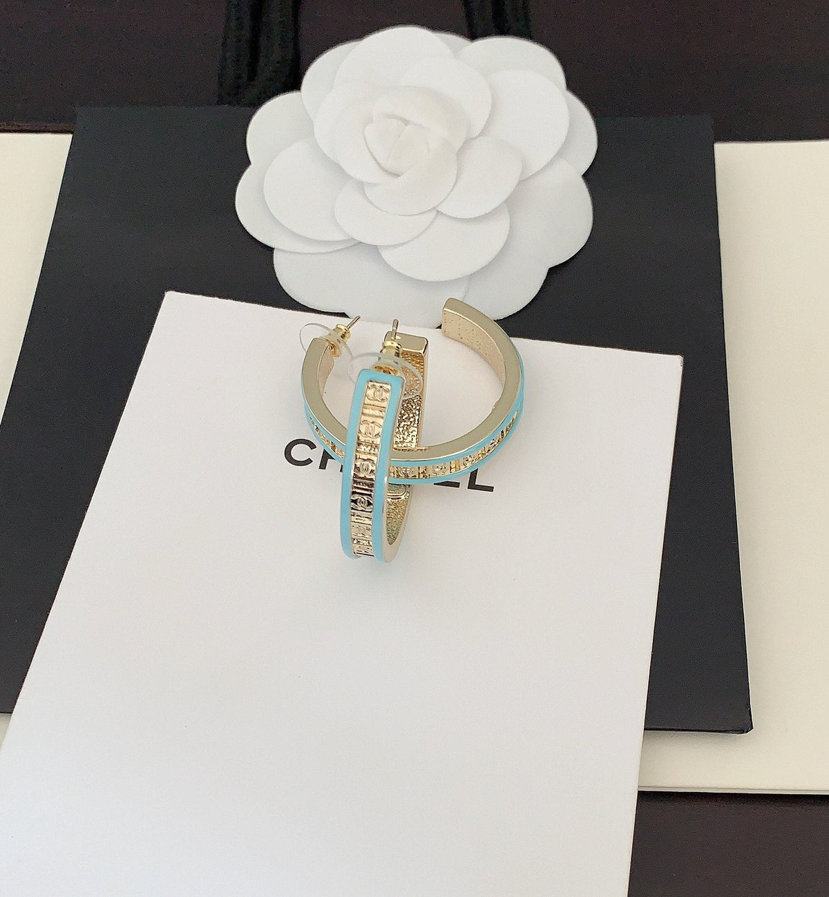 Chanel Blue Resin Earrings - 18K Yellow Gold