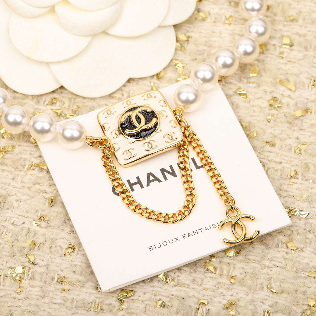 Chanel Pearls Choker Necklace