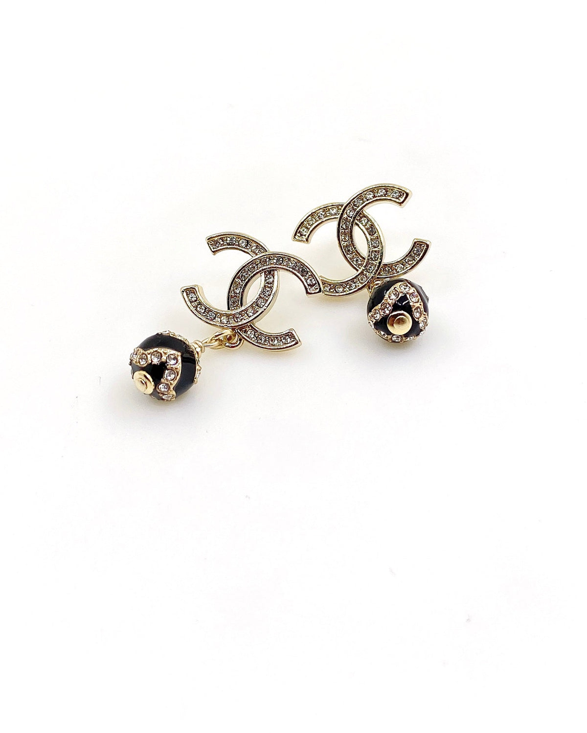 Chanel Pearl Pendant Earrings - 18K Yellow Gold