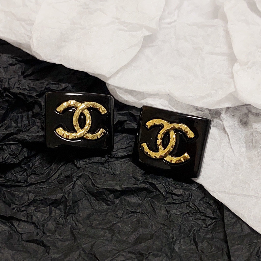 Chanel Black Resin Square Earrings - 18K Yellow Gold