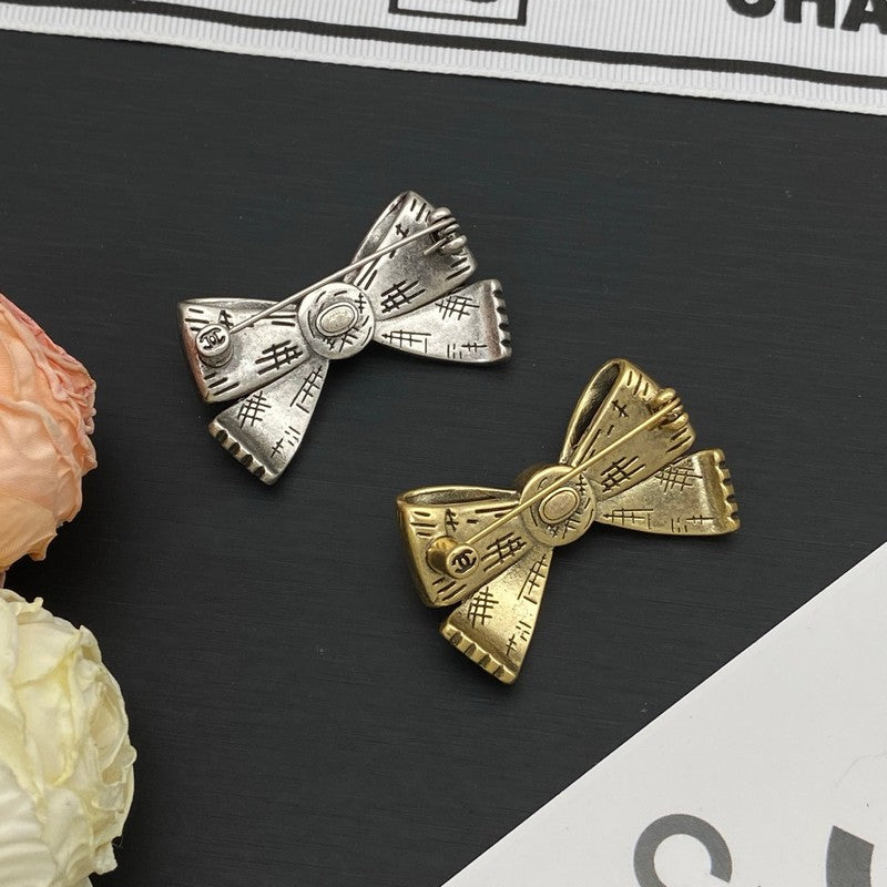 Chanel Bow Tie Pearl Gold Brooch