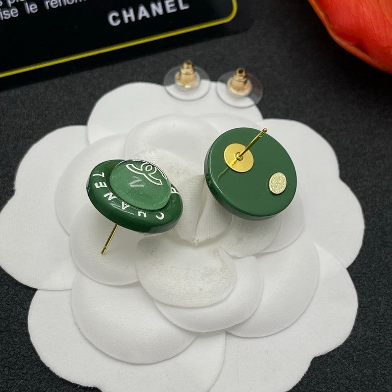 Chanel Green Round Earrings - 18K Yellow Gold