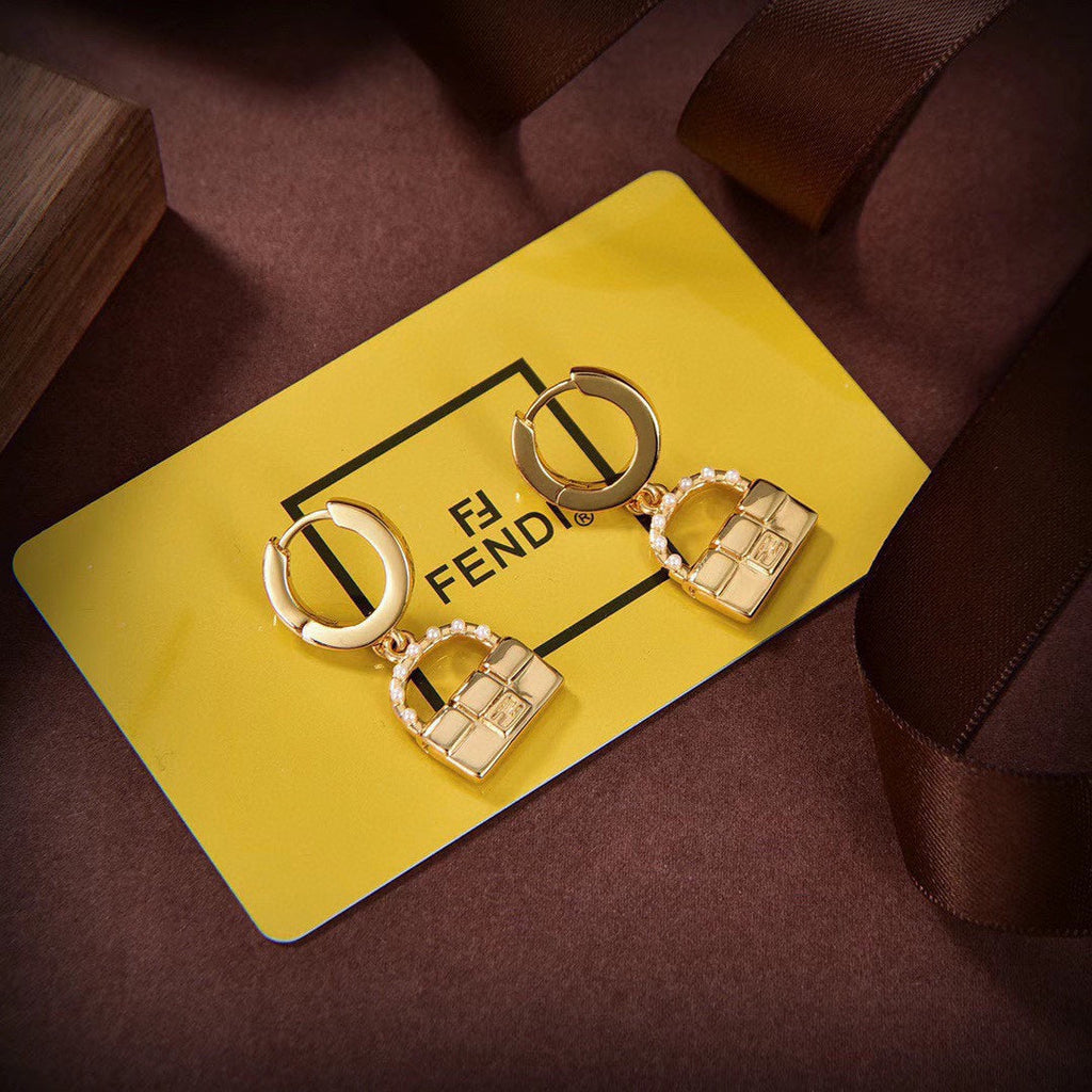 Bag Pendant Pearl Earrings - 18K Yellow Gold