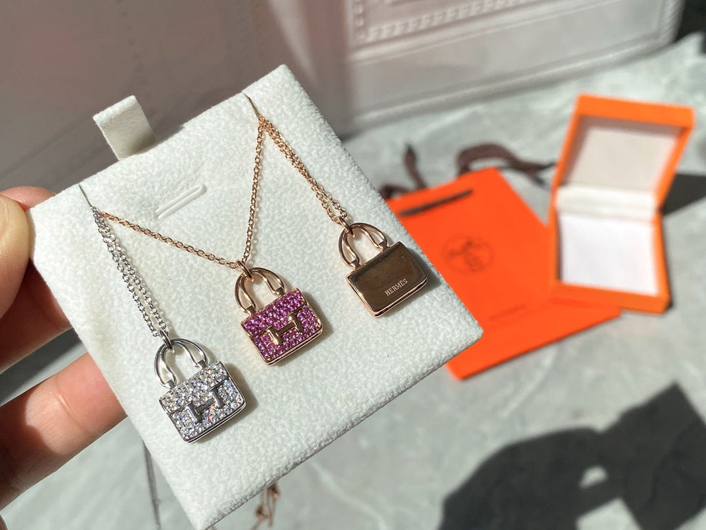 Amulettes Constance Pink Diamonds Pendant Necklace