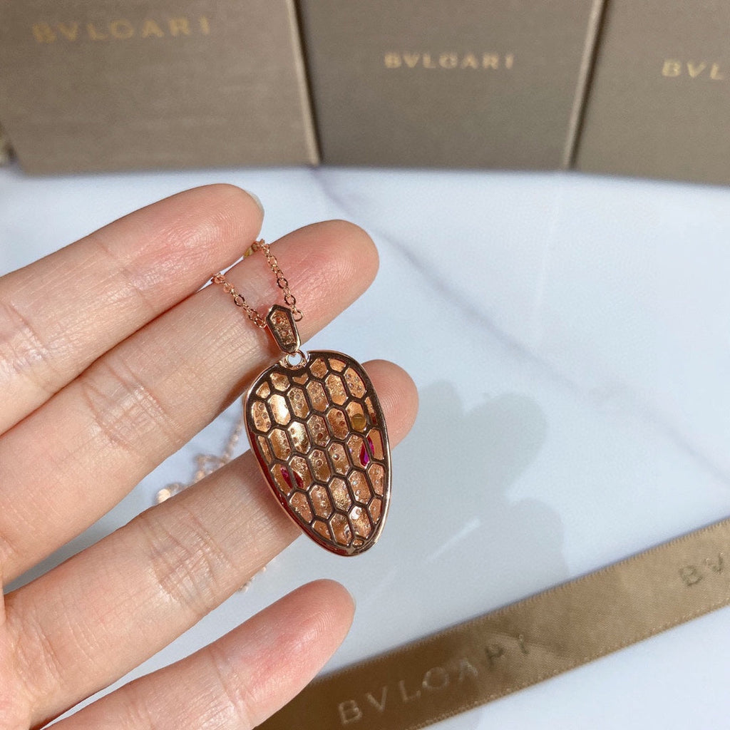 Bvlgari Serpenti Necklace - 18K Gold