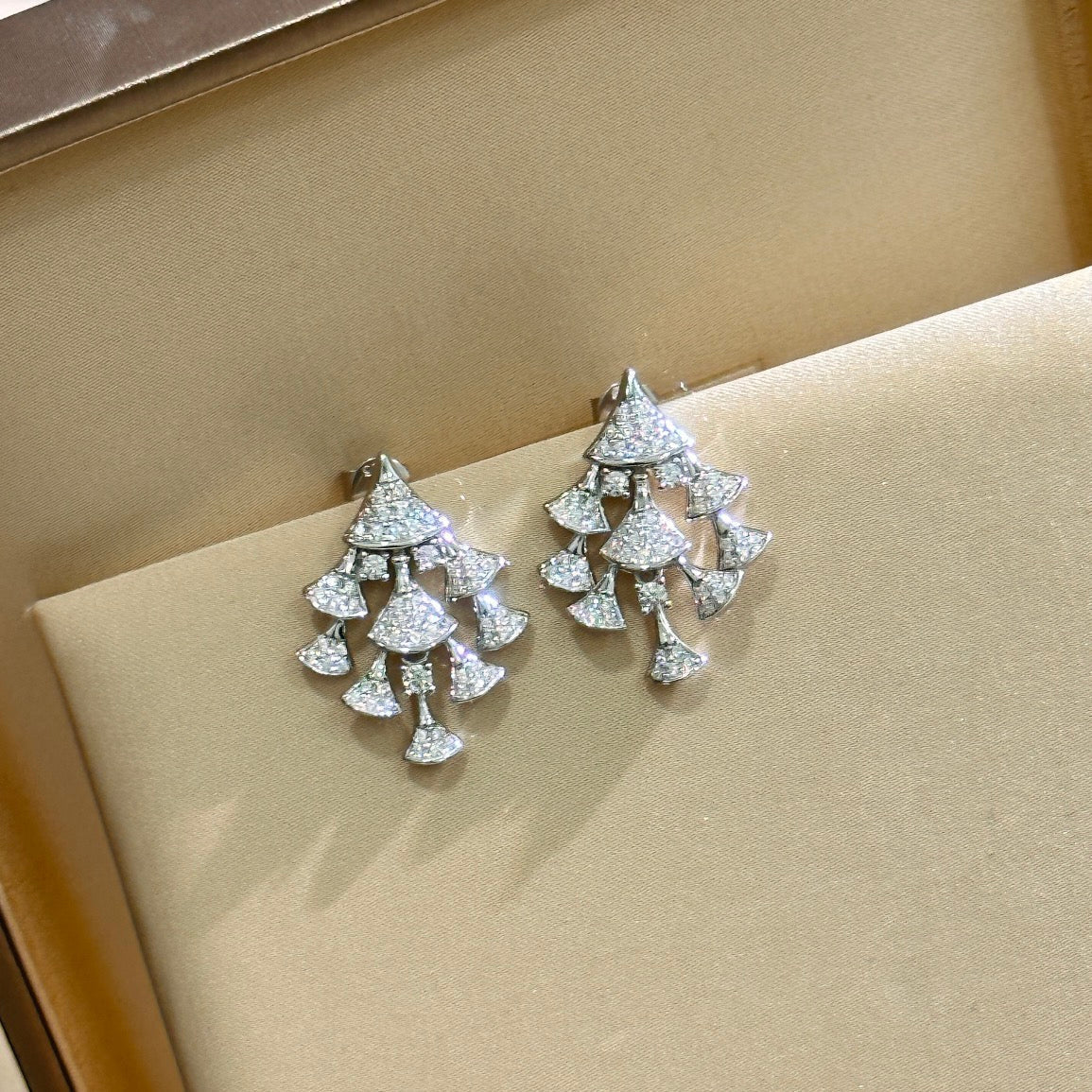 Bvlgari Dream Diamond Earrings - 18K White Gold