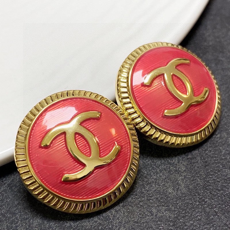 Chanel Pink Round Earrings - 18K Yellow Gold