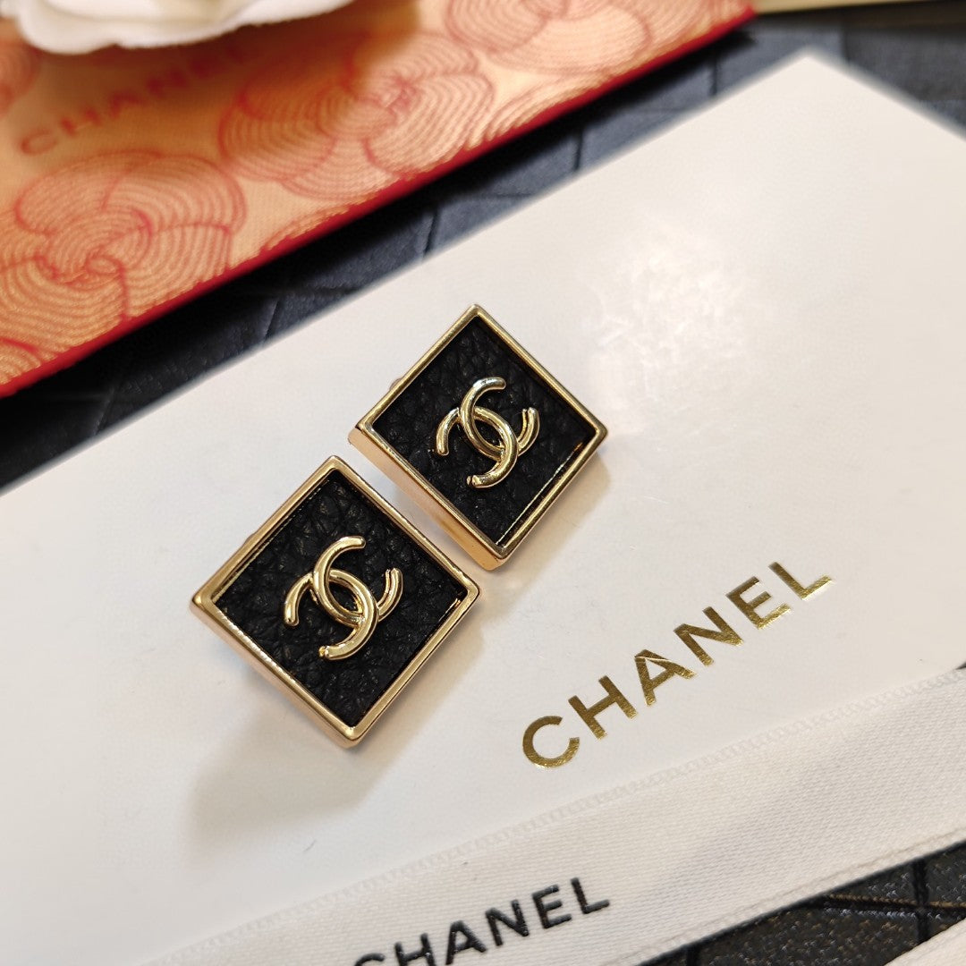 Chanel Black Square Earrings - 18K Yellow Gold