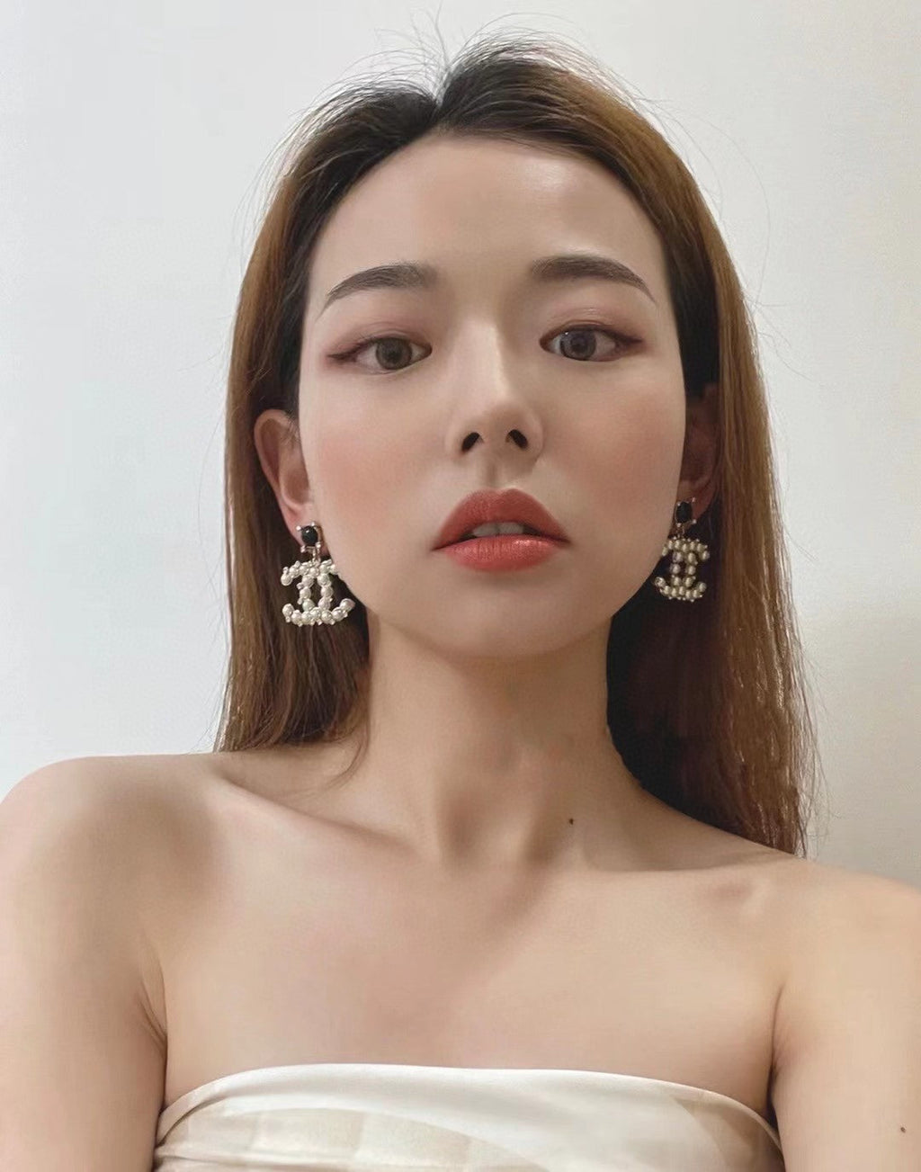 Chanel Pearl Pendant Earrings - 6 cm Height - 18K Yellow Gold