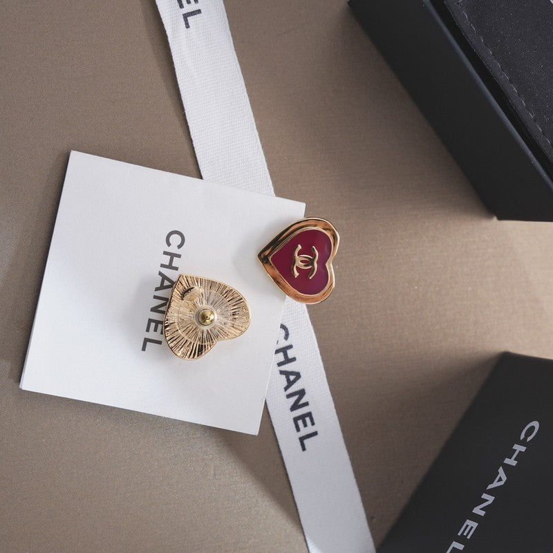 Chanel Black & Red Heart Earrings - 1.75 cm Height - 18K Yellow Gold