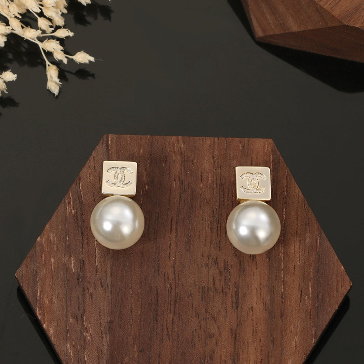 Chanel Pearl Earrings - 18K Yellow Gold