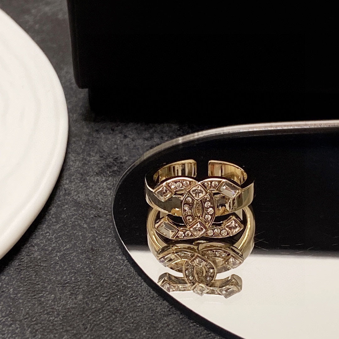 Chanel Crystal Ring - 18K Yellow Gold