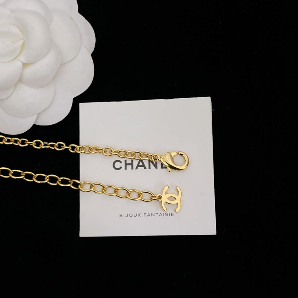 Chanel Pearls Chain Necklace