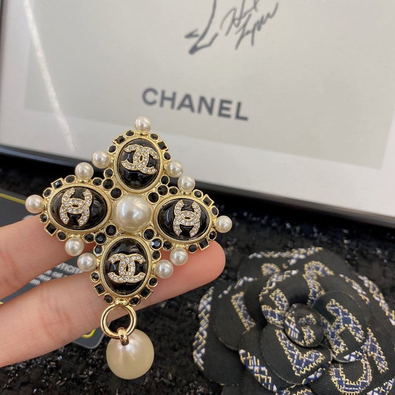 Chanel Pearl Pendant Gold Brooch