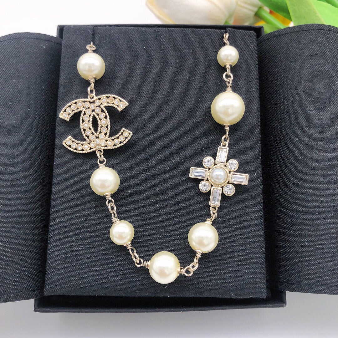 Chanel Flower Pearls Chain Necklace