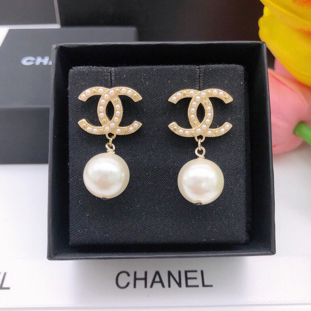 Chanel Pearl Drop Earrings - 18K Yellow Gold