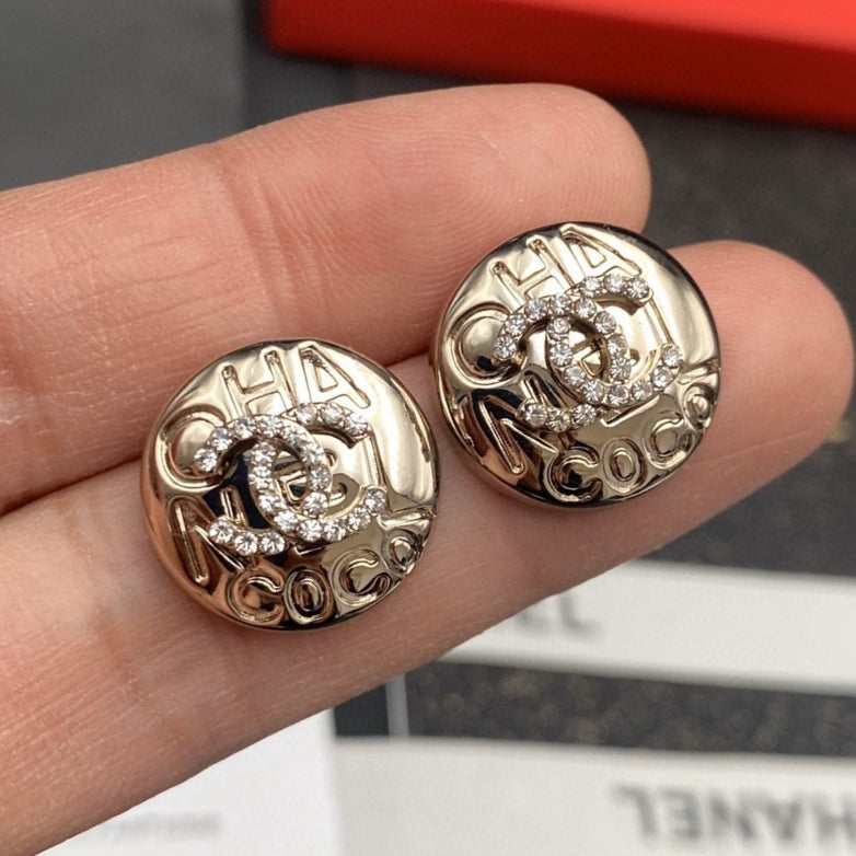 Chanel Circle Diamond Earrings - 18K Yellow Gold