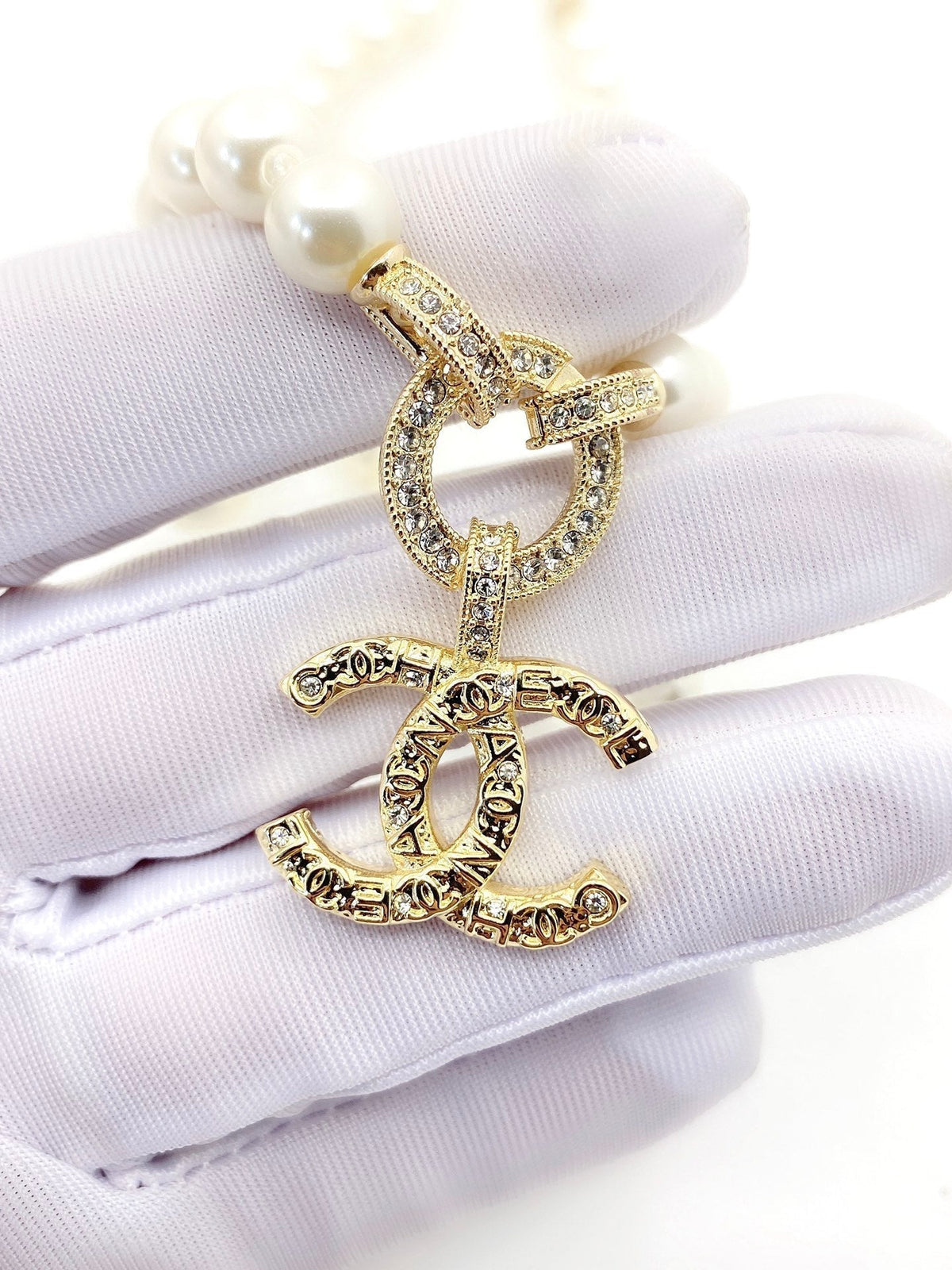 Chanel Pearls Choker Necklace