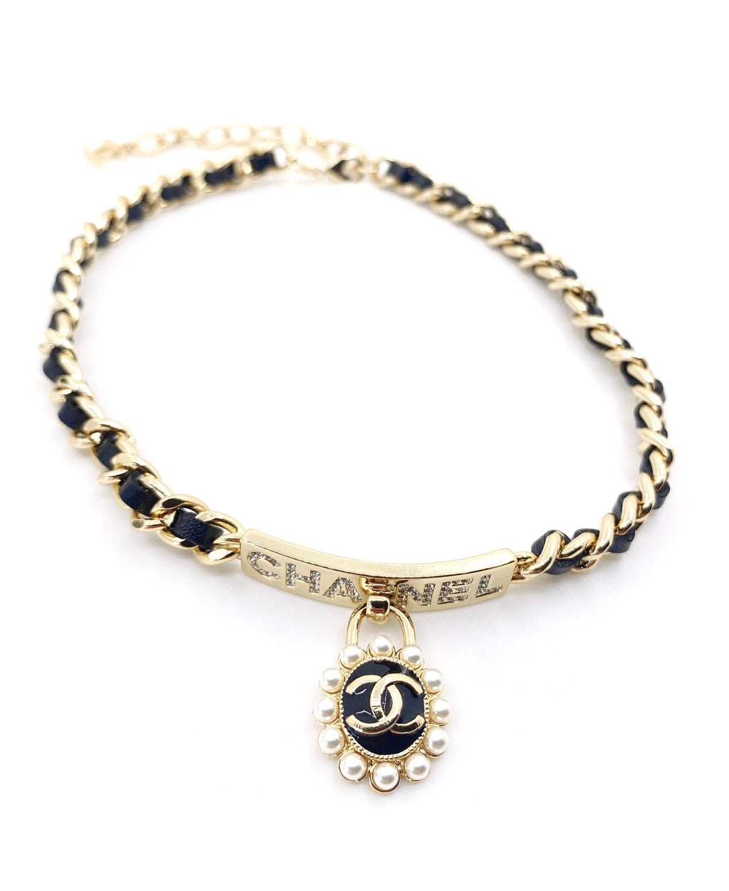Chanel Pearls Choker Necklace
