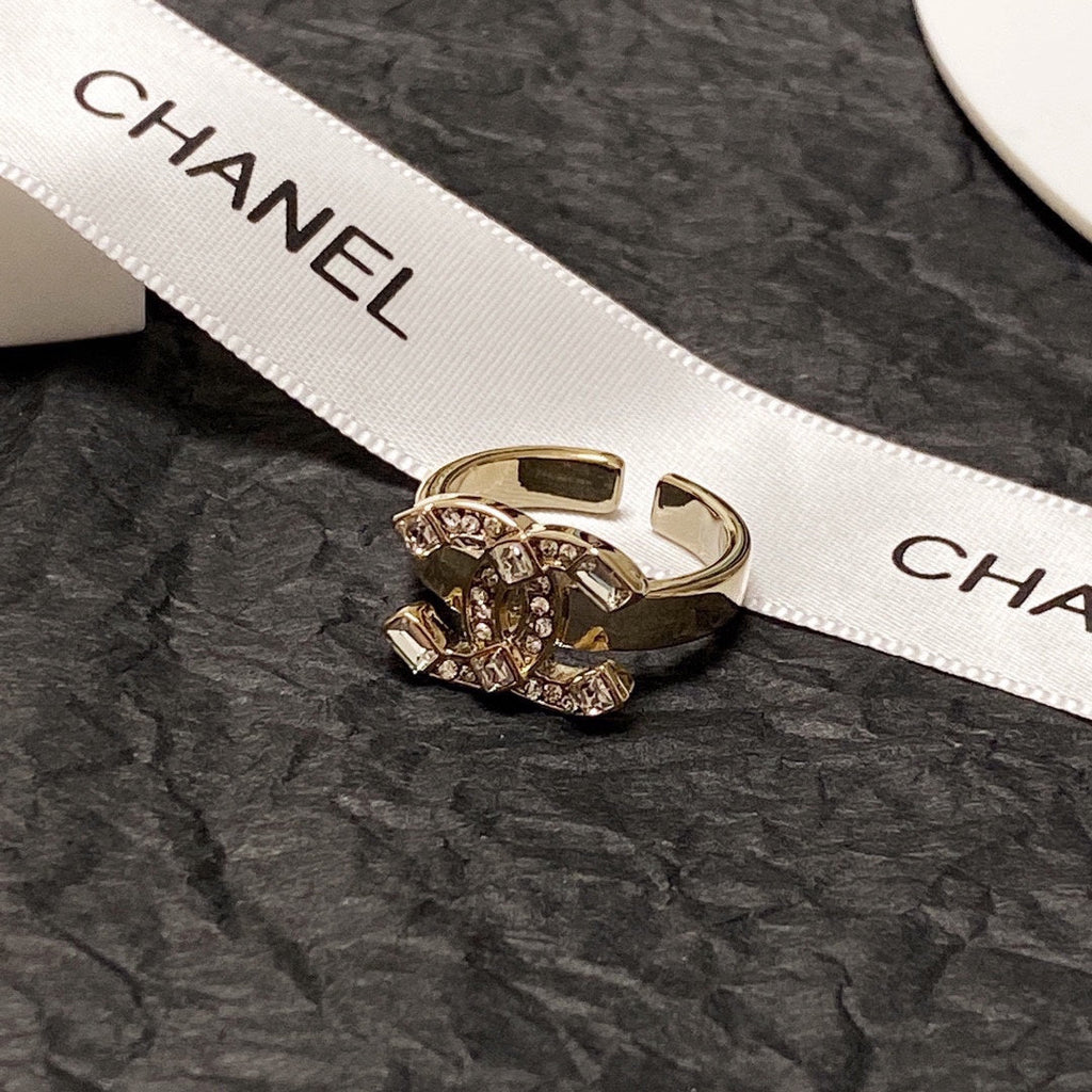 Chanel Crystal Ring - 18K Yellow Gold