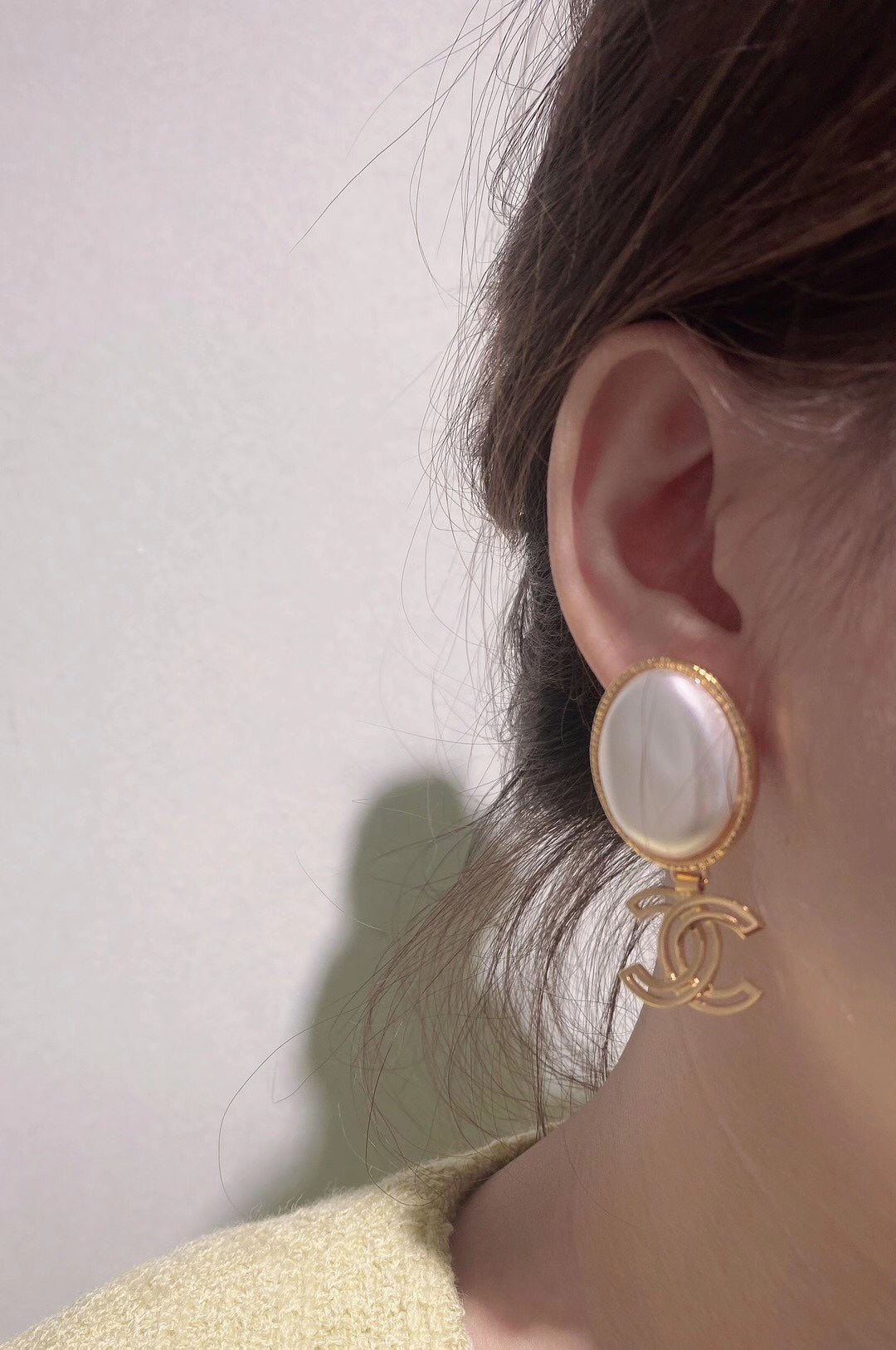 Chanel Big Pearl Pendant Earrings - 18K Yellow Gold
