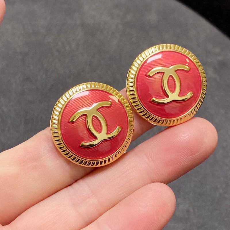 Chanel Pink Round Earrings - 18K Yellow Gold