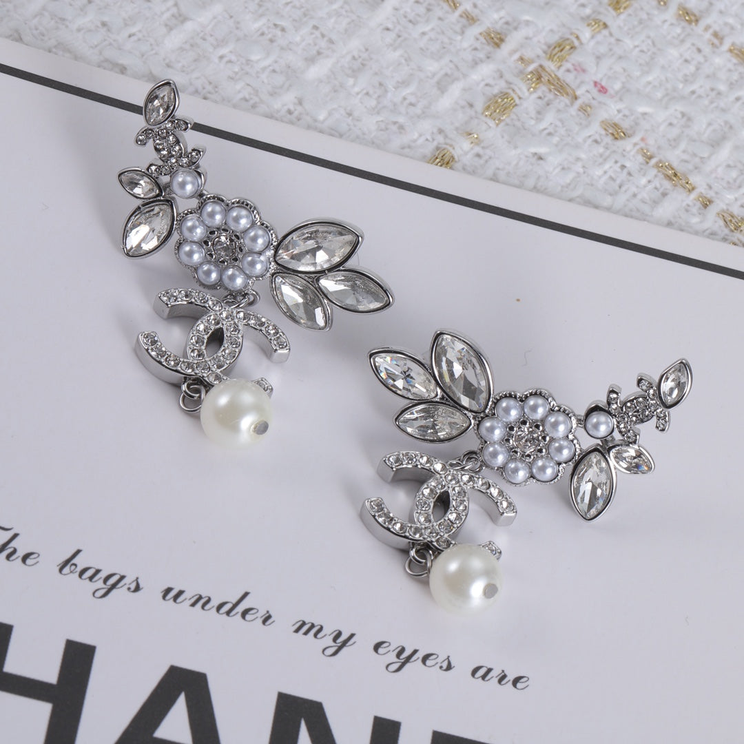 Chanel Flower Crystal Earrings - 18K Gold